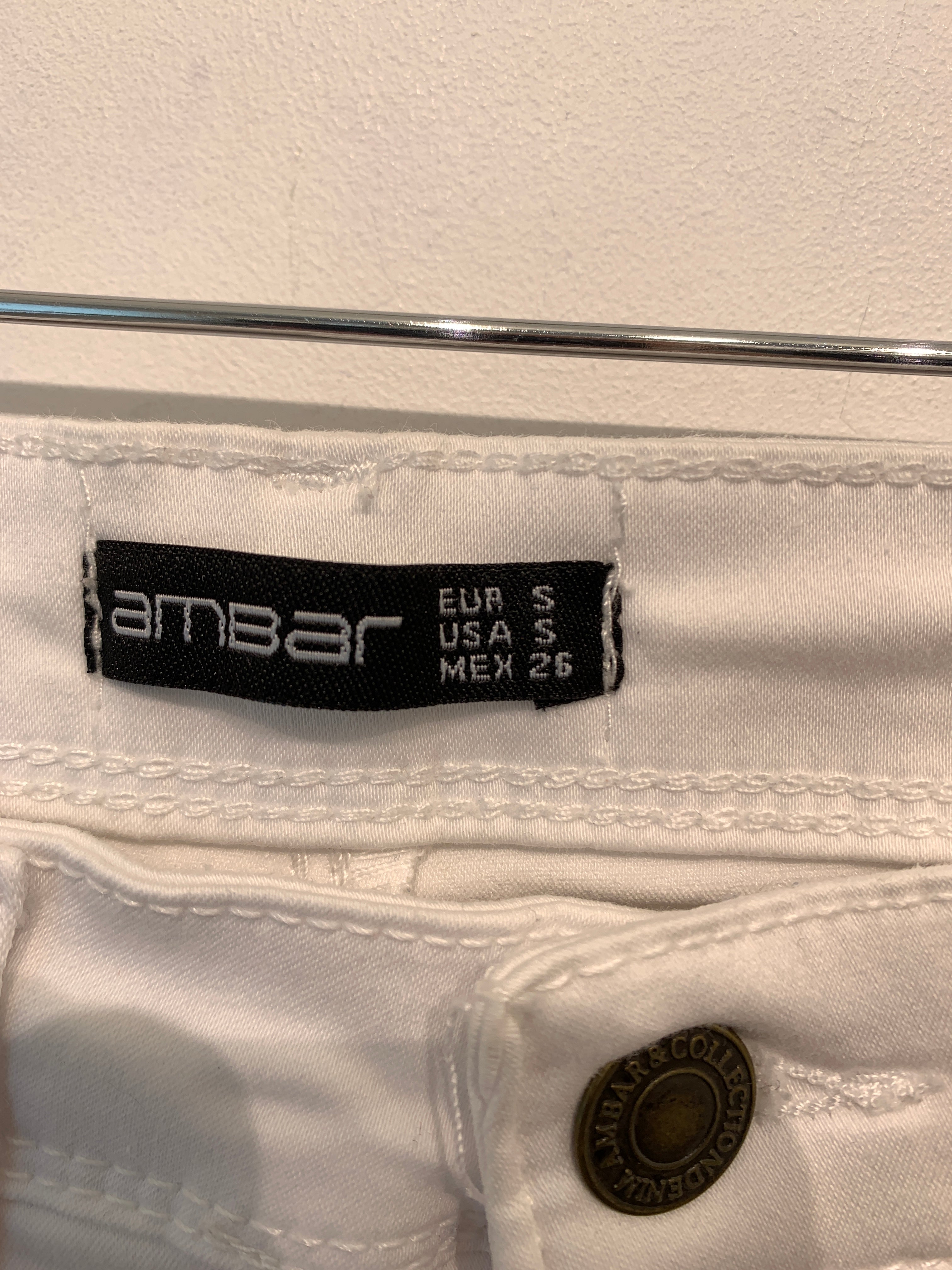 Ambar Bukser